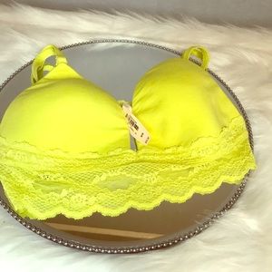 Victoria’s Secret Lime Green Bralette M